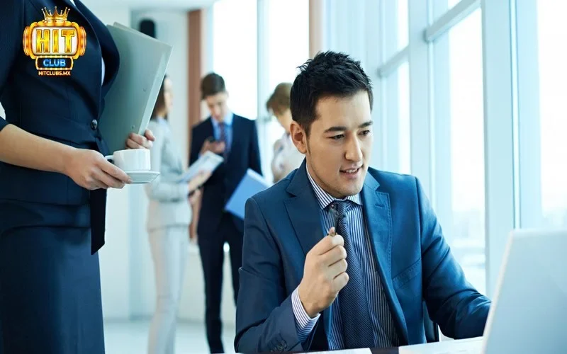 CEO Huỳnh Trọng thuyền trưởng dẫn đầu đoàn tàu Hitclub
